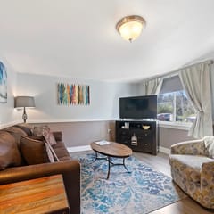 S6 - Hang Ten - Surf Inn