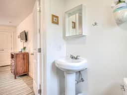 W2 - Gray - Whale Inn