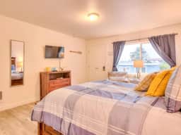 W5 - Fin - Whale Inn