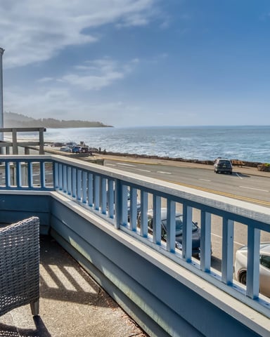 Intimate Coastal Stays