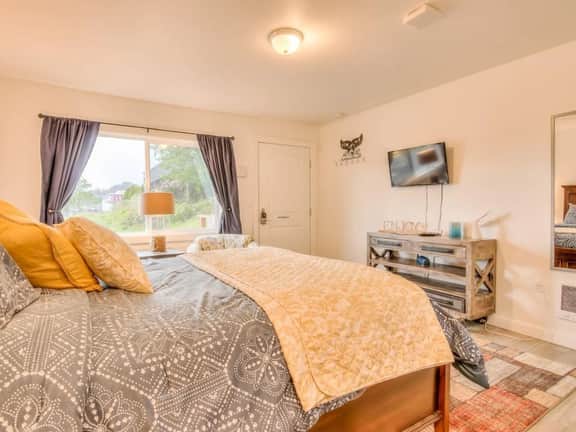 W6 - Pilot - Whale Inn